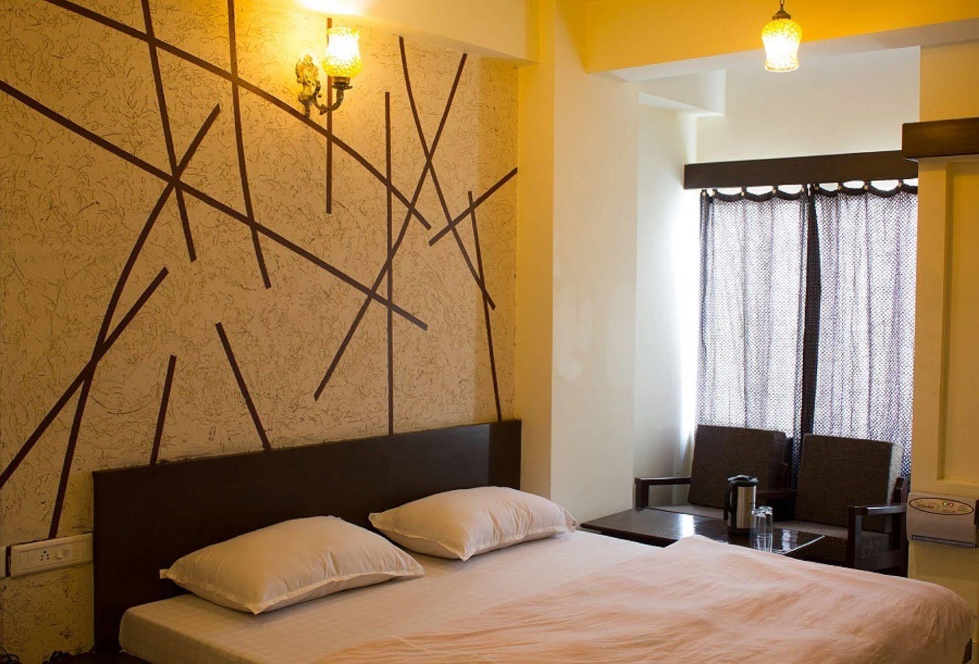 ג'איפור Hotel Holiday Home מראה חיצוני תמונה